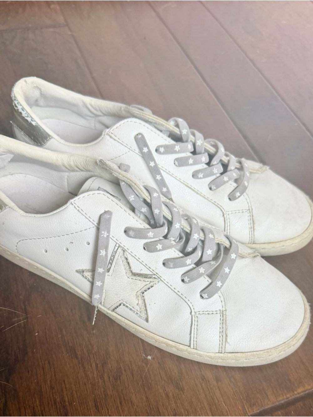 Vintage Havana White Leather Sneakers with Gray Star and Star-Pattern Laces